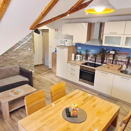 Attic Split Apartment Near City Centre ภายนอก รูปภาพ