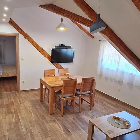 Attic Split Apartment Near City Centre ภายนอก รูปภาพ