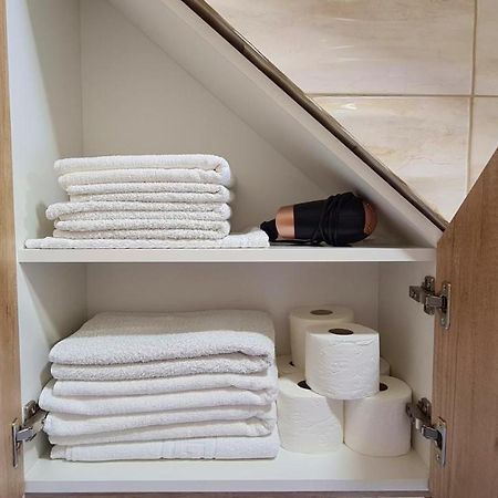 Attic Split Apartment Near City Centre ภายนอก รูปภาพ