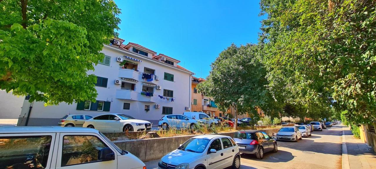 Attic Split Apartment Near City Centre ภายนอก รูปภาพ