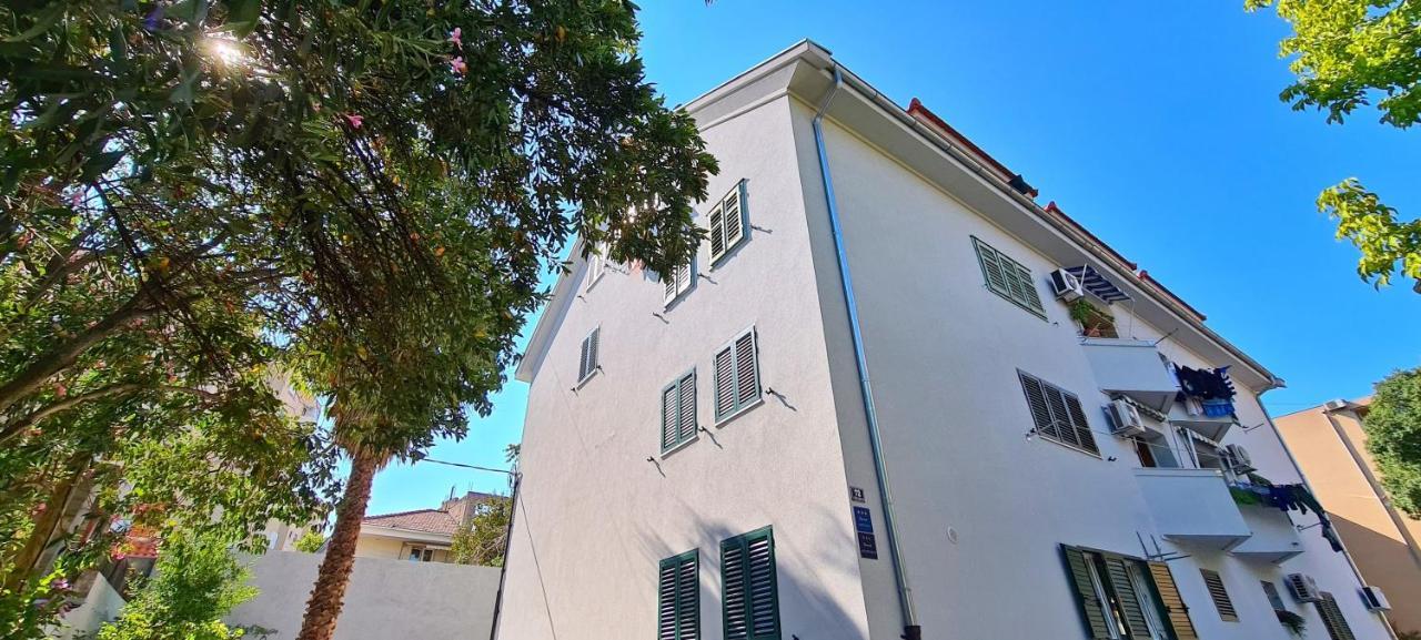 Attic Split Apartment Near City Centre ภายนอก รูปภาพ