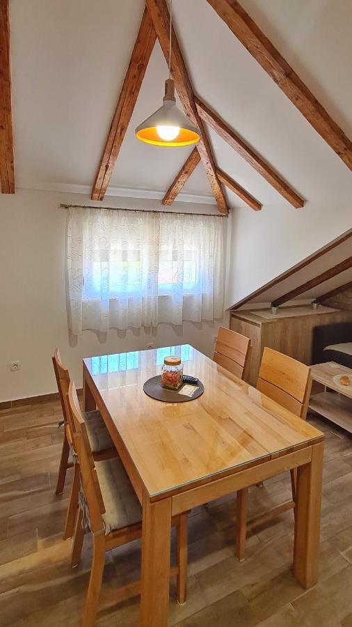 Attic Split Apartment Near City Centre ภายนอก รูปภาพ
