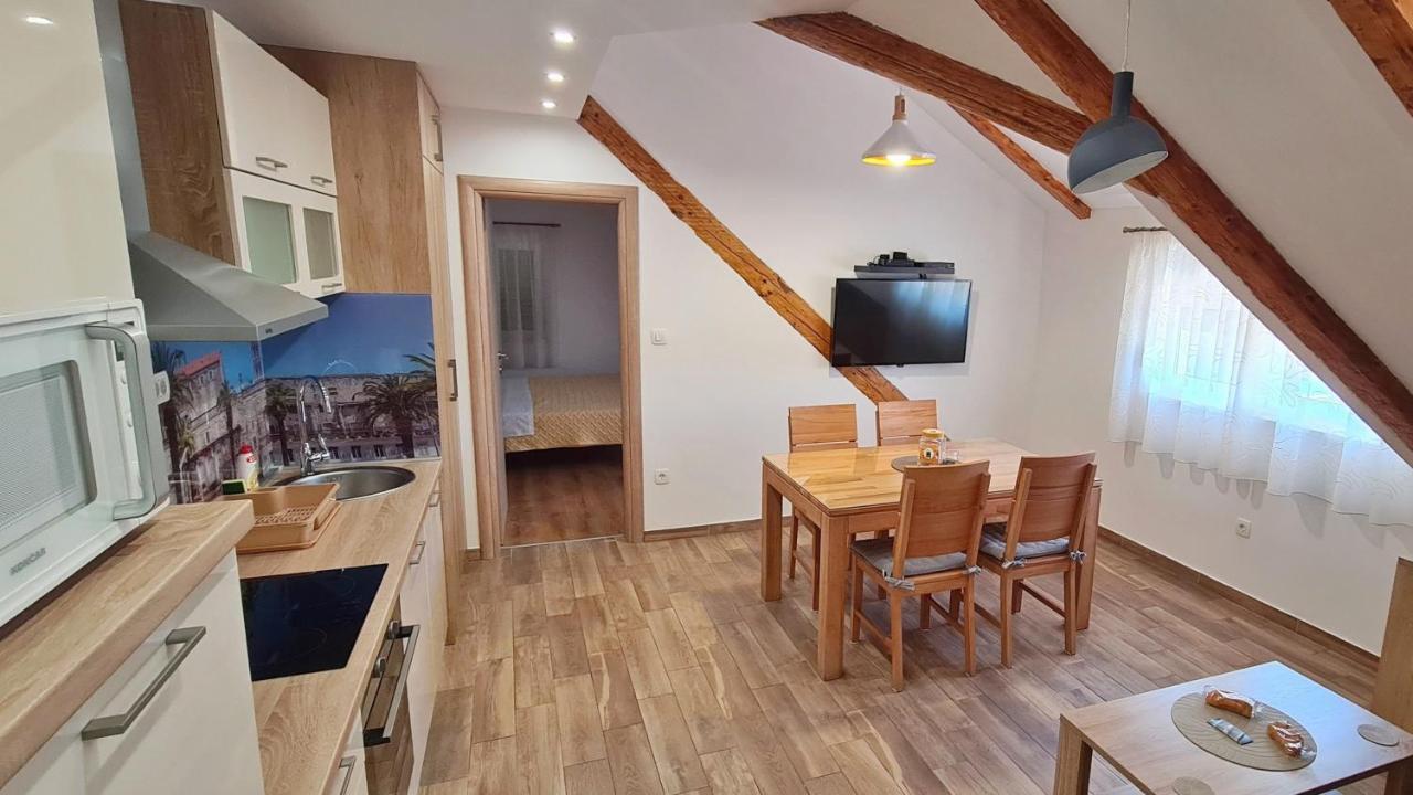 Attic Split Apartment Near City Centre ภายนอก รูปภาพ