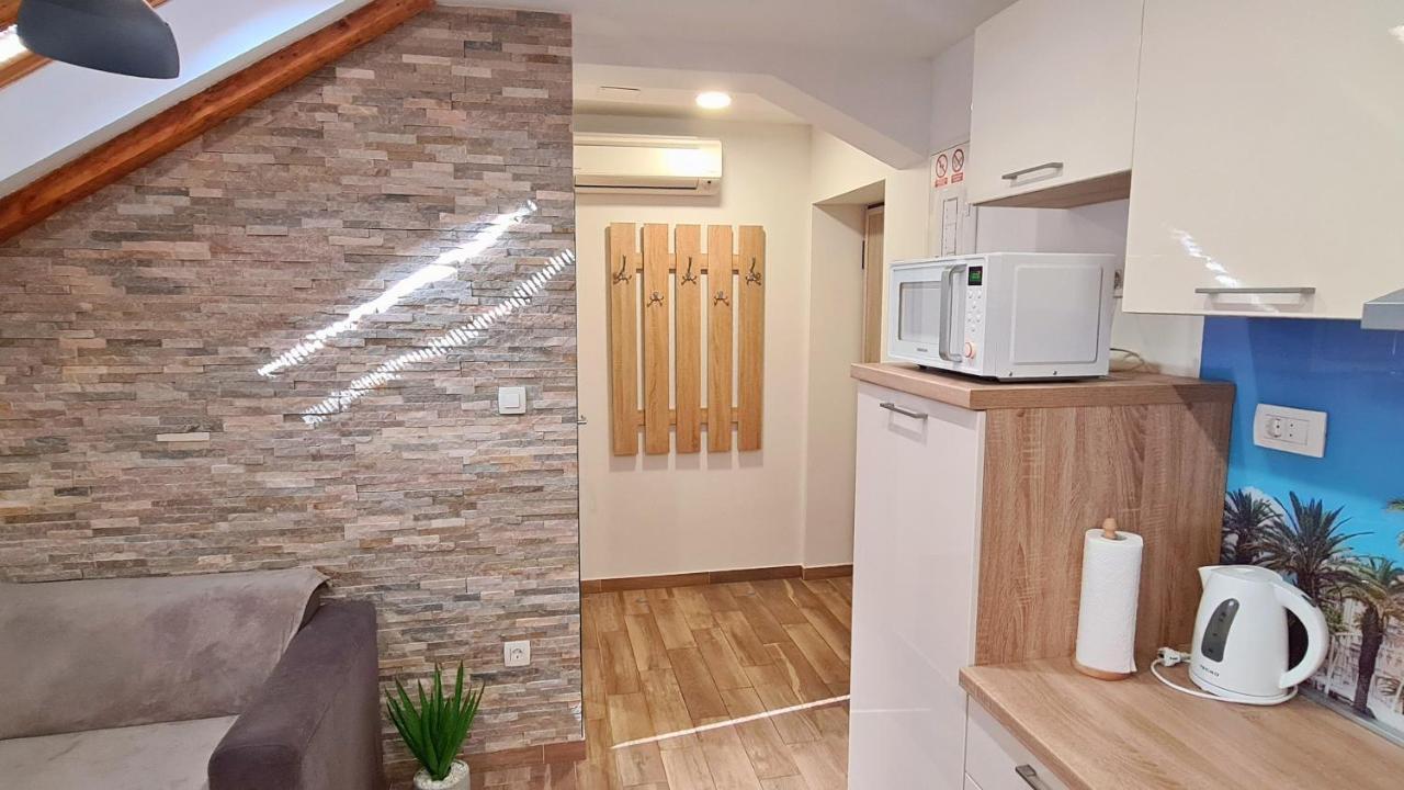 Attic Split Apartment Near City Centre ภายนอก รูปภาพ