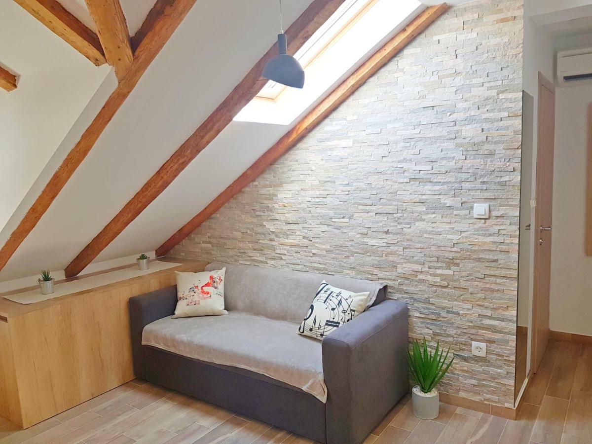 Attic Split Apartment Near City Centre ภายนอก รูปภาพ